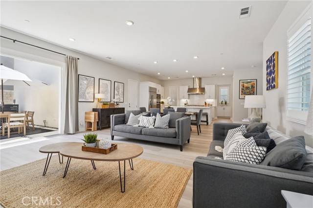 Valencia (santa Clarita), CA 91381,27008 Declaration Road