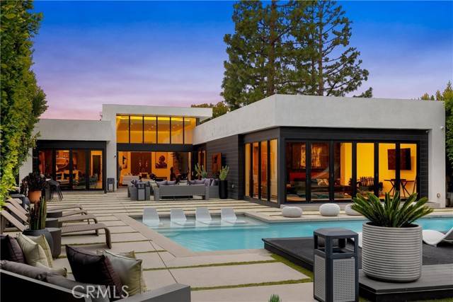 7139 Macapa Drive, Los Angeles, CA 90068