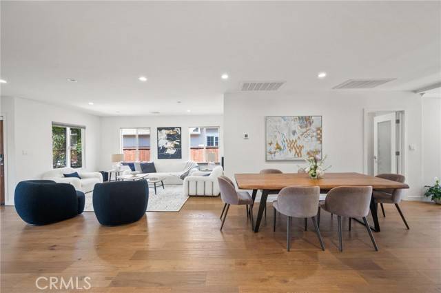 Encino (los Angeles), CA 91316,17642 Calvert Street