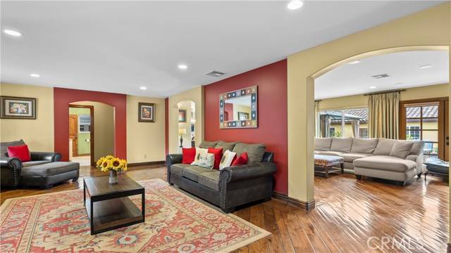 Newhall (santa Clarita), CA 91321,24604 Apple Street