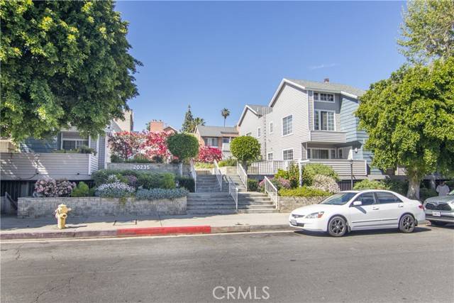 20235 Keswick Street #102, Winnetka (los Angeles), CA 91306