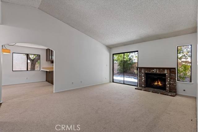 Valencia (santa Clarita), CA 91355,23943 Via Rosa Linda