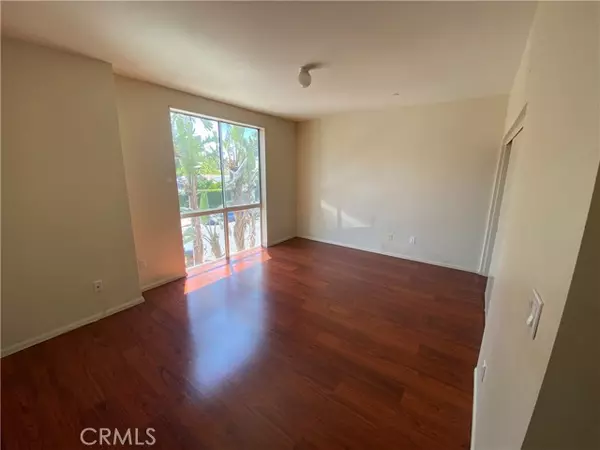 7551 Jordan #210, Canoga Park (los Angeles), CA 91303