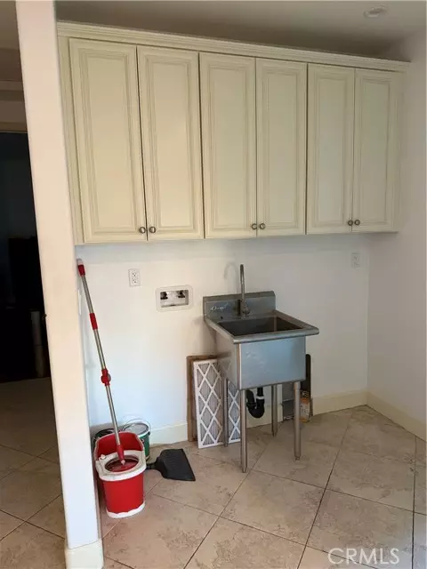 Sun Valley (los Angeles), CA 91352,10845 Vinedale Street