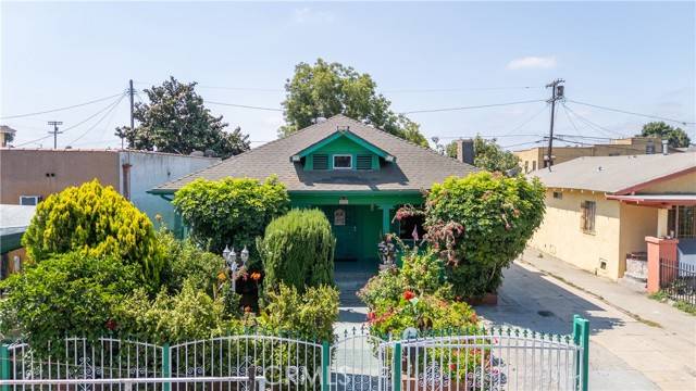 820 W 50th Street, Los Angeles, CA 90037