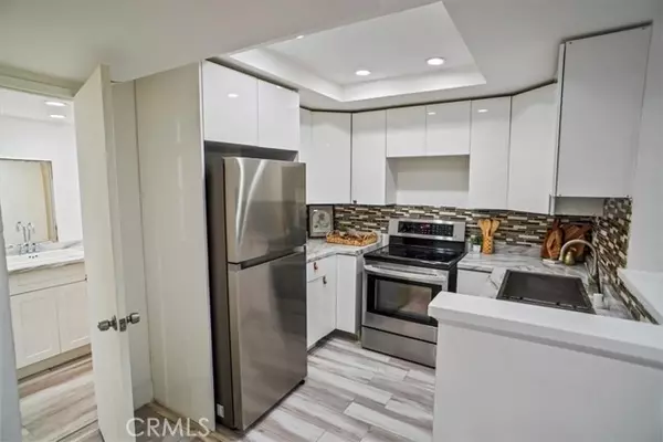 Woodland Hills (los Angeles), CA 91367,22100 Burbank Boulevard #254F