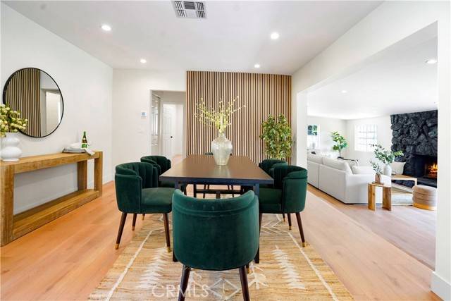 Tarzana (los Angeles), CA 91335,18324 Sylvan Street