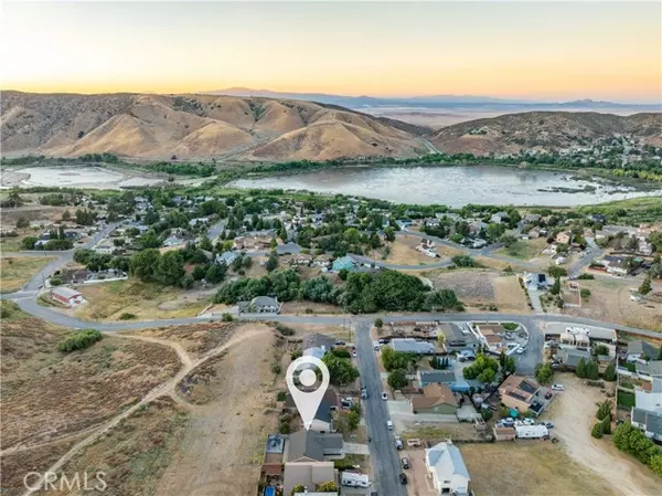 42635 Pinecliff Street, Lake Hughes, CA 93532