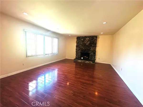 West Hills (los Angeles), CA 91307,22427 Vanowen Street