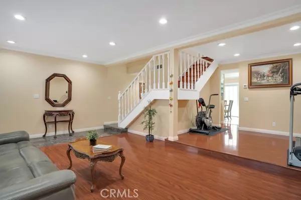 5644 Etiwanda Avenue #5, Tarzana (los Angeles), CA 91356