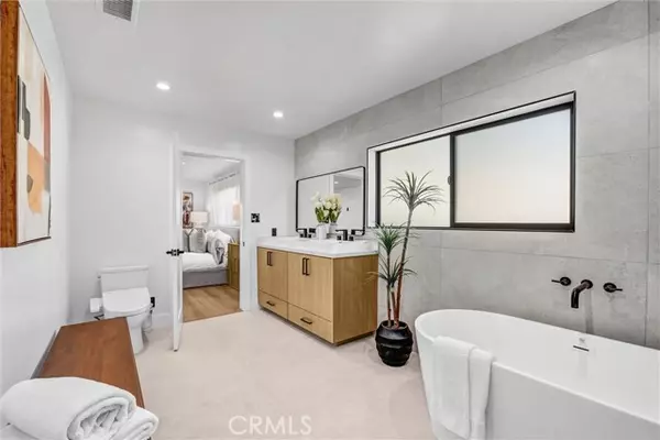 Encino (los Angeles), CA 91436,15577 Otsego Street