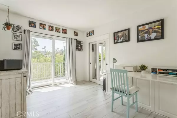 Woodland Hills (los Angeles), CA 91364,4922 Escobedo Drive