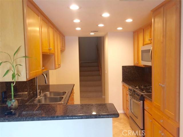 5800 Owensmouth Avenue #26, Woodland Hills (los Angeles), CA 91367