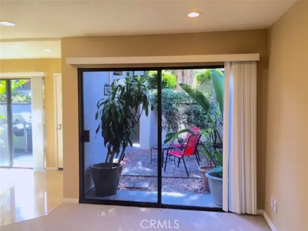 Woodland Hills (los Angeles), CA 91367,5800 Owensmouth Avenue #26