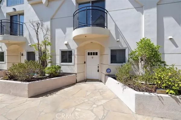 Sherman Oaks, CA 91423,5107 Coldwater Canyon Avenue #10
