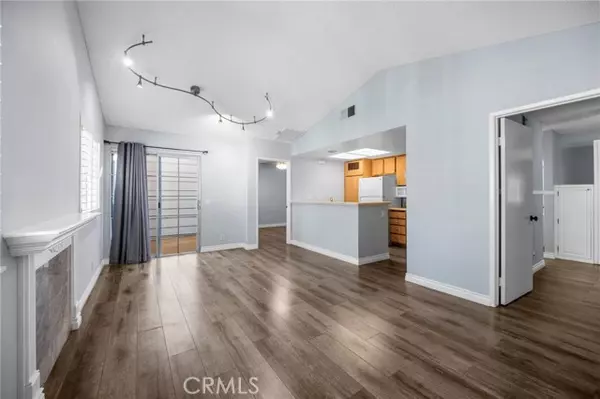 Canoga Park (los Angeles), CA 91303,7025 Glade Avenue #11