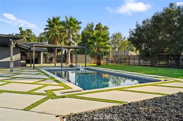 Chatsworth (los Angeles), CA 91311,10405 Lubao Avenue