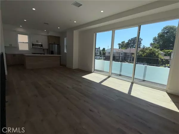 Valley Village, CA 91607,5044 Laurel Canyon Boulevard