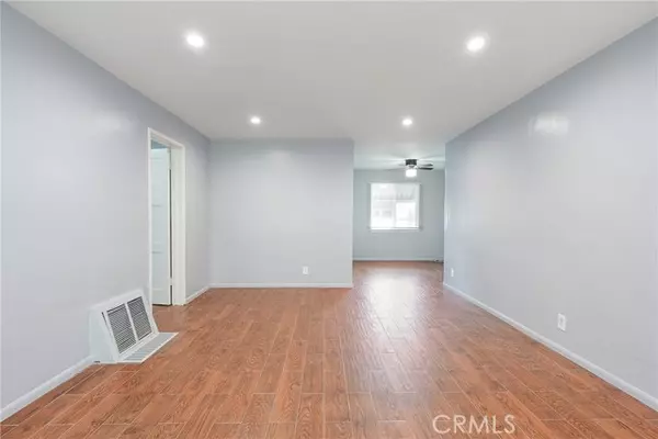 North Hollywood (los Angeles), CA 91601,5334 Cleon Avenue