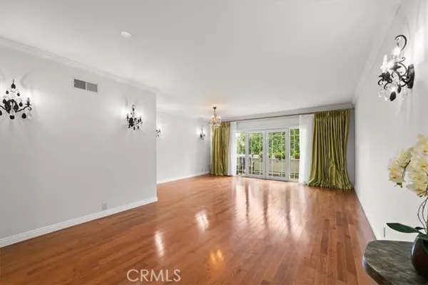 West Hollywood, CA 90069,1228 N La Cienega Boulevard #203