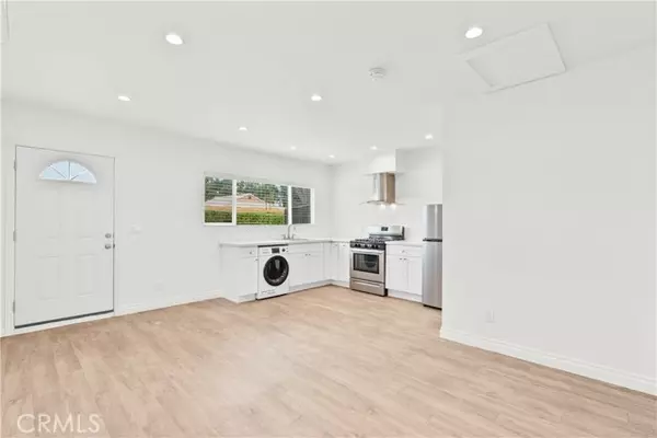 Van Nuys (los Angeles), CA 91406,8112 Amestoy Avenue