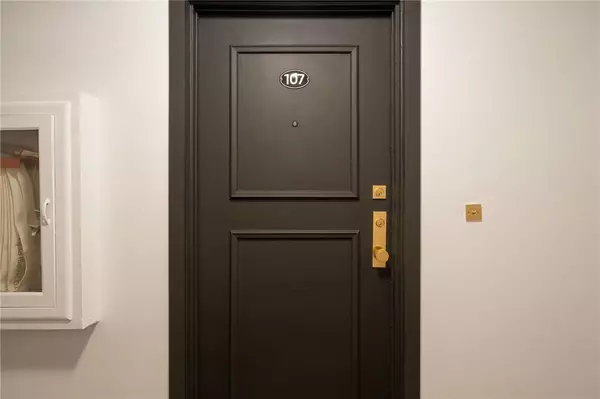 West Hollywood, CA 90048,625 Flores Street #107