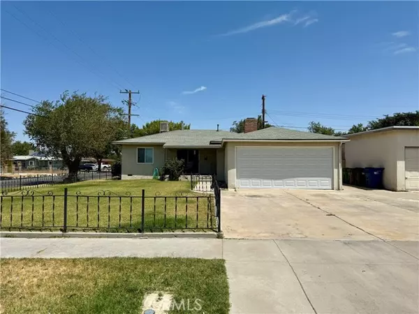 1445 W Jackman Street, Lancaster, CA 93534