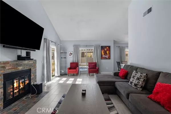 Castaic, CA 91384,31321 The Old Road #G