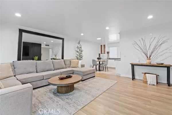 Sherman Oaks, CA 91423,14414 Addison Street #24