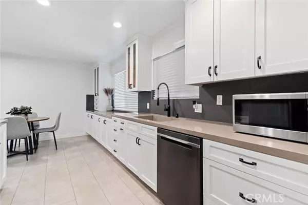 Sherman Oaks, CA 91423,14414 Addison Street #24