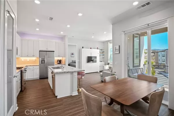 Valencia (santa Clarita), CA 91381,26973 Prospector Road #302