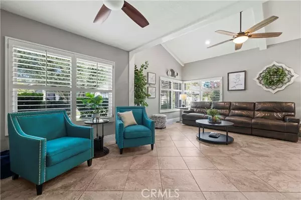 Valencia (santa Clarita), CA 91355,24678 Golfview Drive