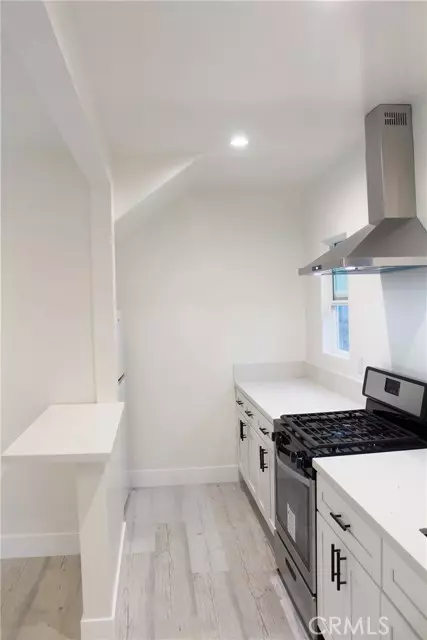 Venice (los Angeles), CA 90291,34 Ozone Ave #2