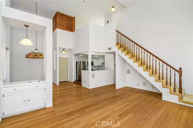 Sherman Oaks, CA 91401,5420 Sylmar Avenue #321