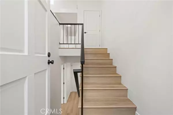 Sun Valley (los Angeles), CA 91352,11107 Arminta Street #15