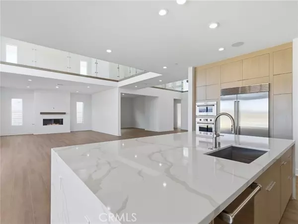 Valencia (santa Clarita), CA 91381,27618 Juniper Lane