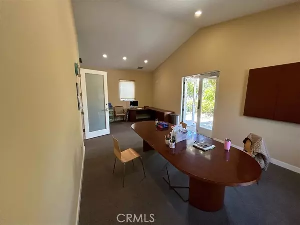 Ojai, CA 93023,407 Bryant Circle