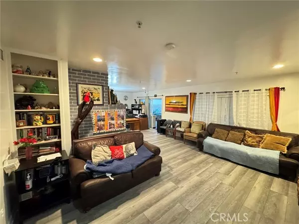 North Hills (los Angeles), CA 91343,10204 Gerald Avenue