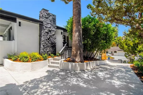 Woodland Hills (los Angeles), CA 91364,22284 Avenue San Luis