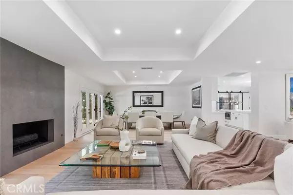 Encino (los Angeles), CA 91436,16430 Dorado Drive