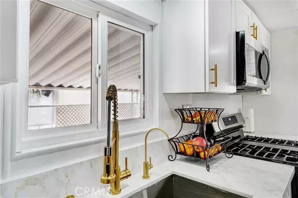 Canyon Country (santa Clarita), CA 91387,18145 Soledad Canyon Rd #12