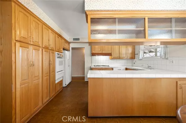 Northridge (los Angeles), CA 91324,18638 Calahan Street