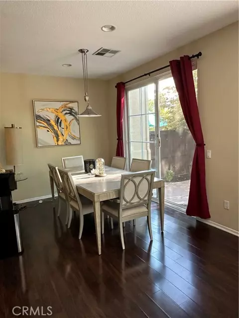 Valencia (santa Clarita), CA 91354,27976 Trillium Lane