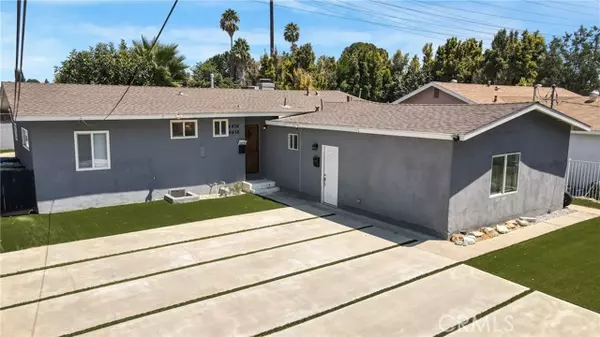 Northridge (los Angeles), CA 91324,8438 Wystone Avenue