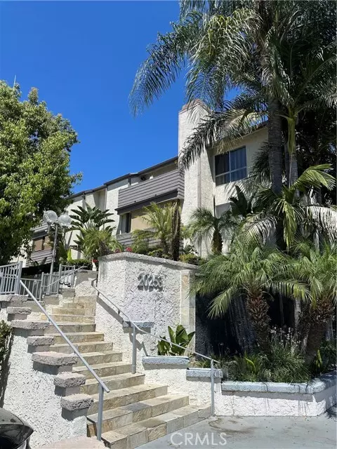 20253 Keswick Street #105, Winnetka (los Angeles), CA 91306