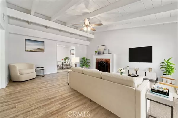 North Hills (los Angeles), CA 91343,8749 Norwich Avenue