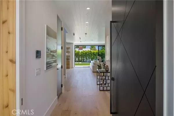 Sherman Oaks, CA 91401,5222 Ventura Canyon Avenue