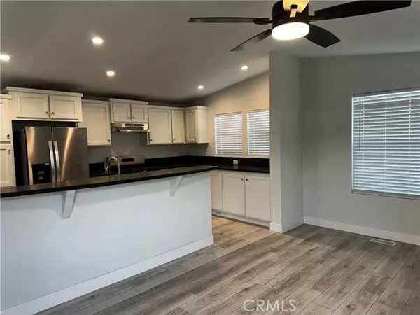 Van Nuys (los Angeles), CA 91405,7560 Woodman Place #108