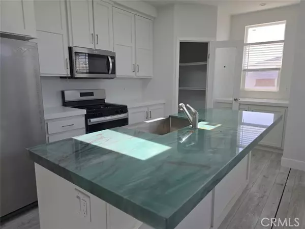 432 S Harbor Boulevard #101, Santa Ana, CA 92704