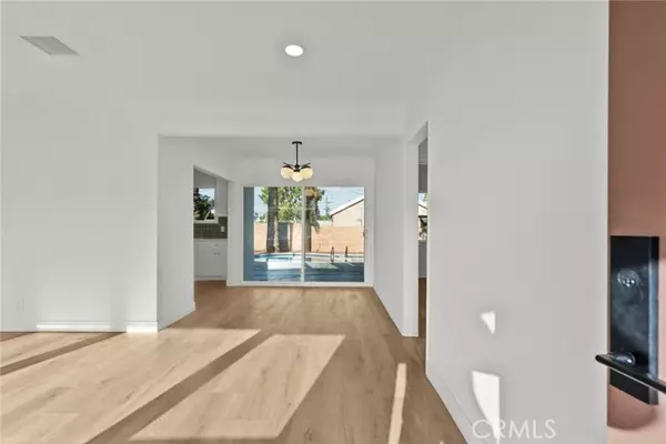 North Hollywood (los Angeles), CA 91605,7814 Ben Avenue
